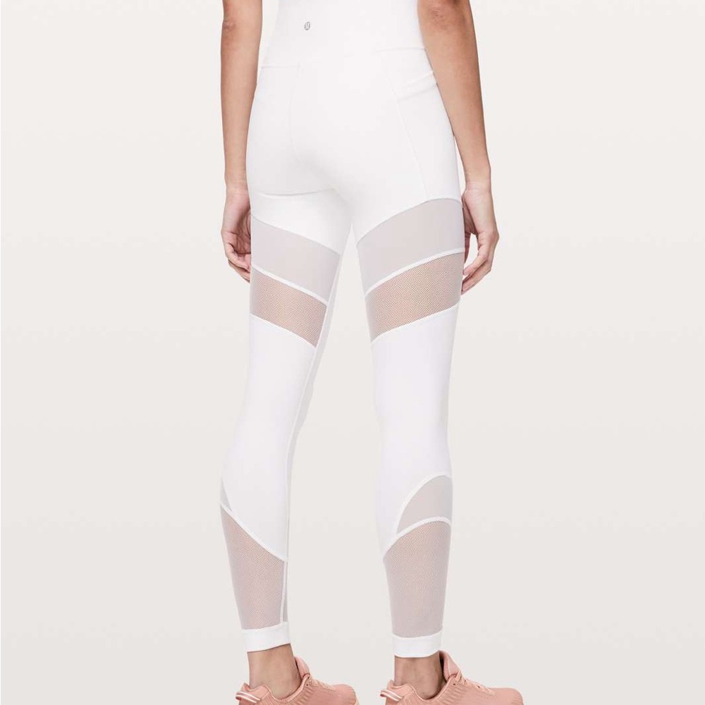Lululemon Forget The Sweat Tight *25"
White $118 Retail